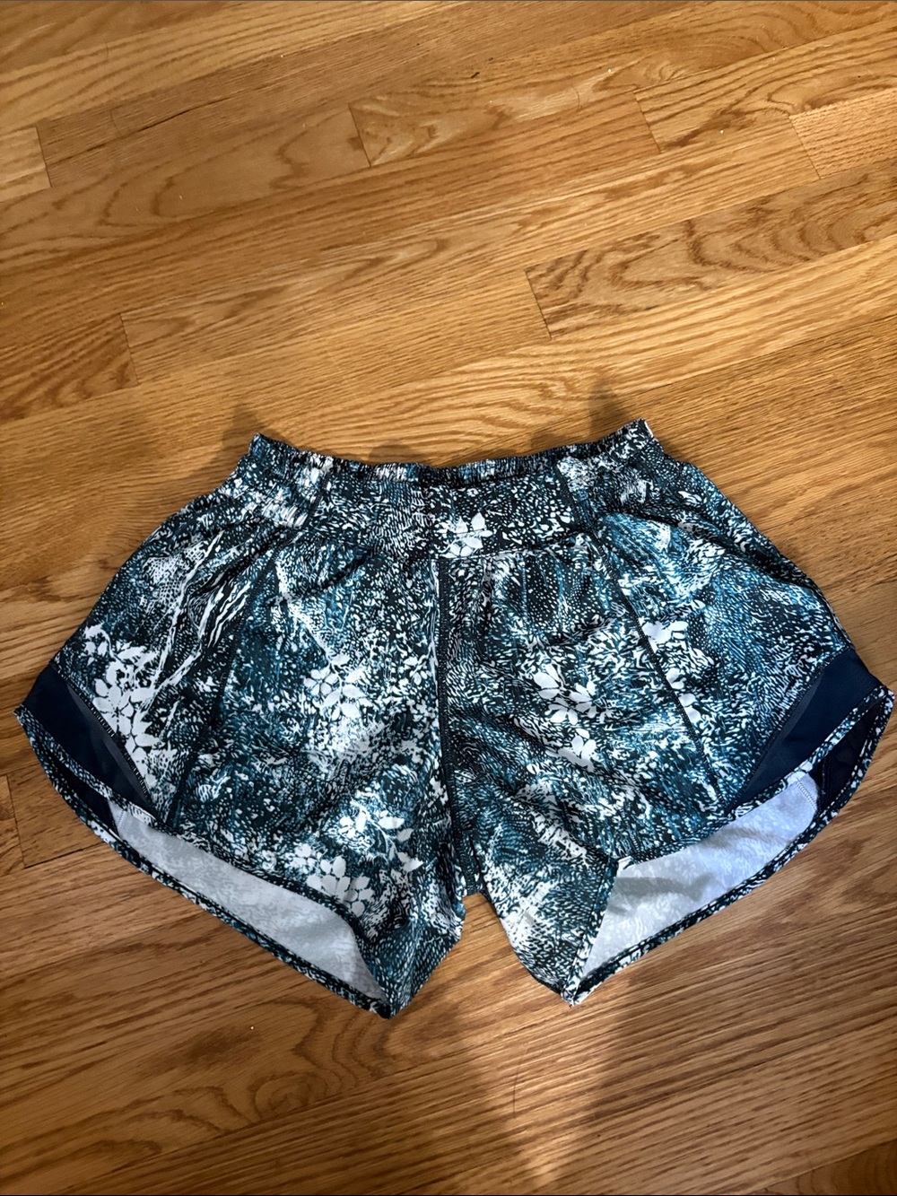 lululemon athletica Teal Patterned Women's Athletic Shorts
